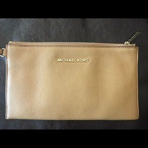 NWOT Michael Kors leather wristlet purse